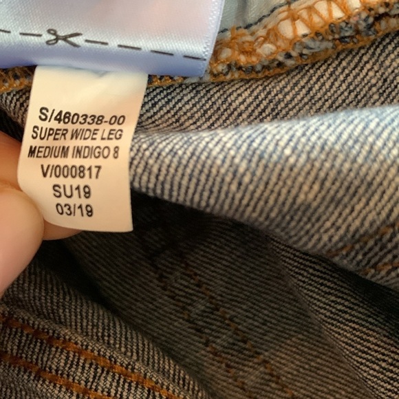 GAP sz 28 High Rise Super Wide-Leg Medium Indigo Crop Women’s Jeans - Picture 8 of 8